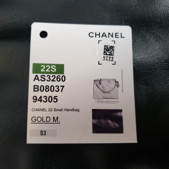 The Chanel 22 small handbag - Picture 9 of 12